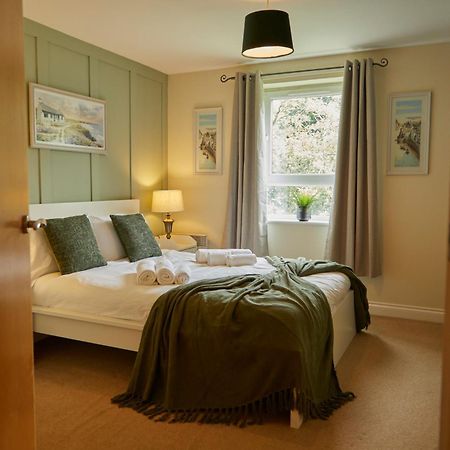 Stylish 2-Bedroom Apartment With Free Parking Halifax Exterior foto